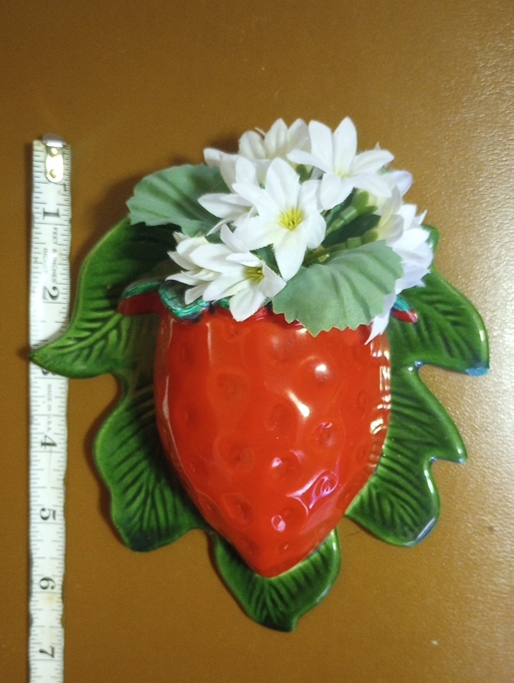 Vintage Ceramic Red & Green Strawberry Wall Sconce w/ White Flowers - Picture 2 of 6